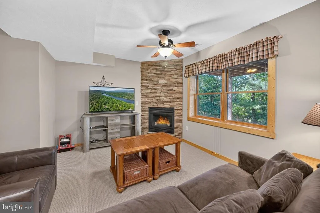 Photo of 14 VICKIE WAY