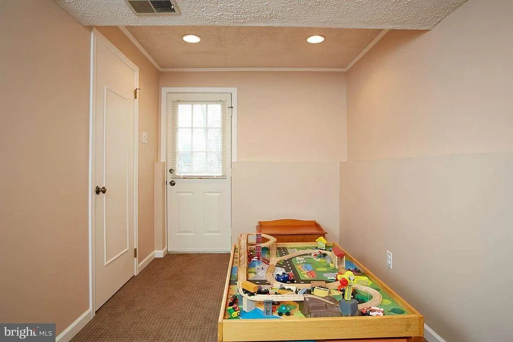 Photo of 7083 JASPER DRIVE