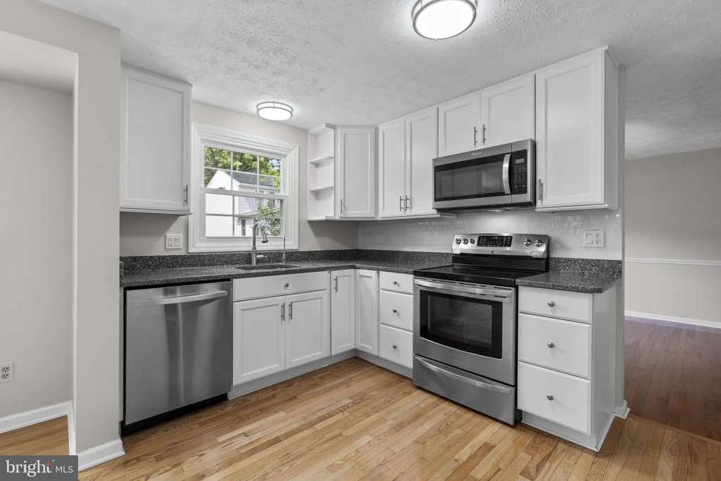 Photo of 8064 RED JACKET WAY