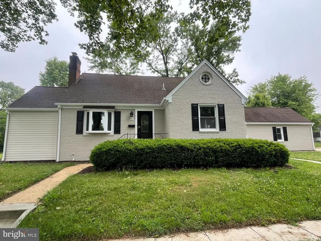Photo of 401 FOREST VIEW