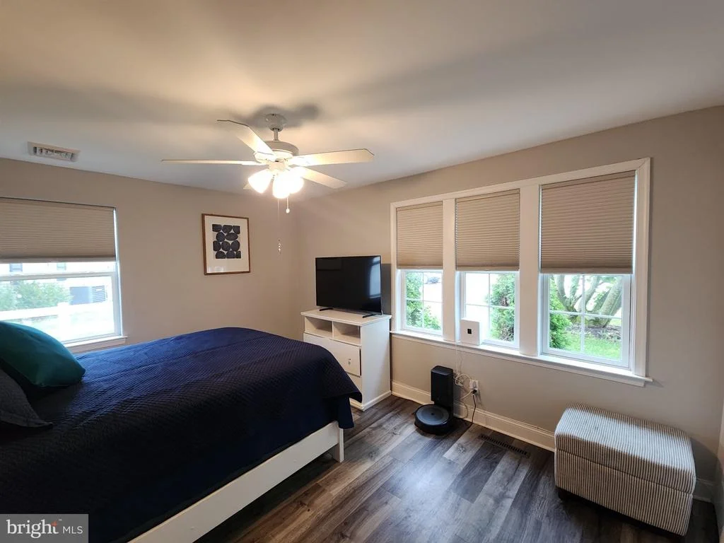 Photo of 802 DEVON ROAD