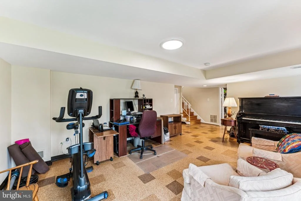 Photo of 921 LOXFORD TERRACE