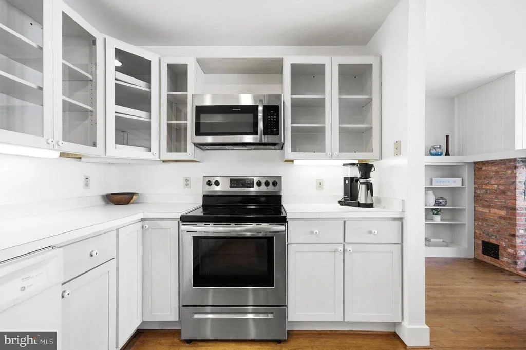 Photo of 5424 BEACH DRIVE
