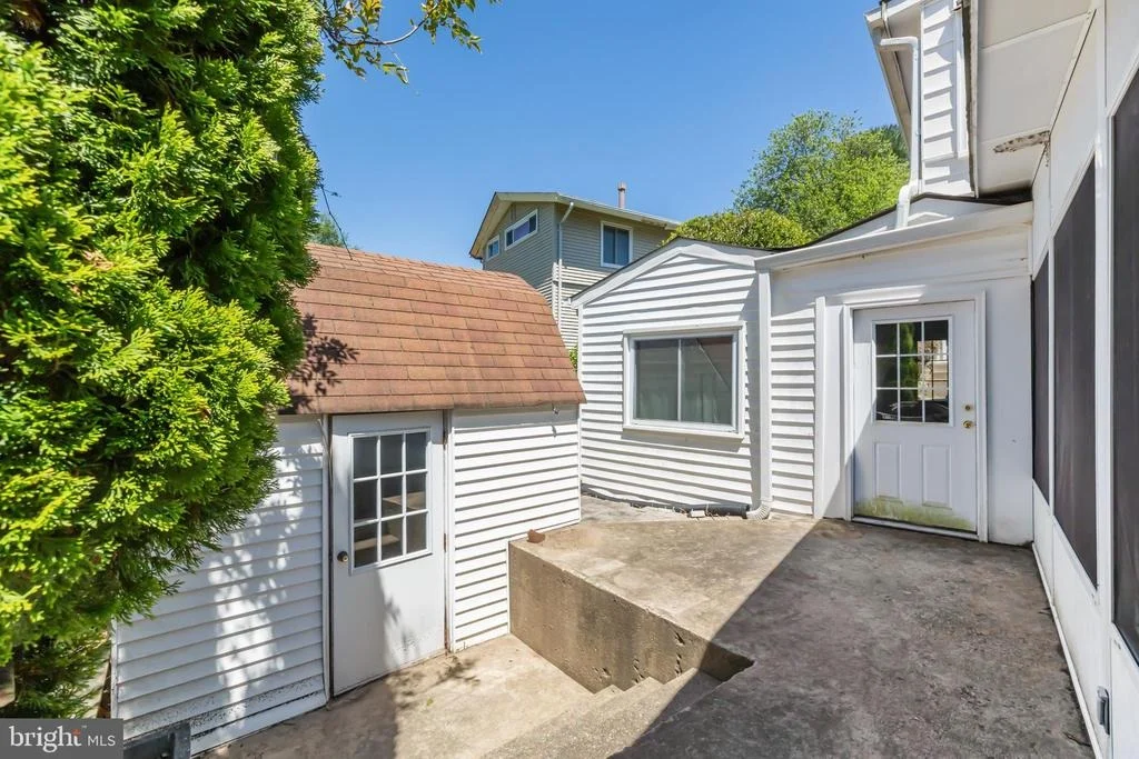 Photo of 409 HULL PLACE