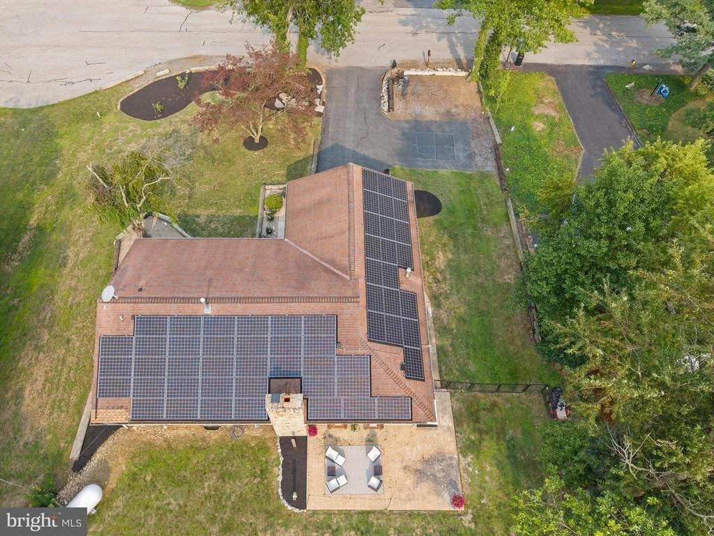 Photo of 223 PINEVIEW DRIVE