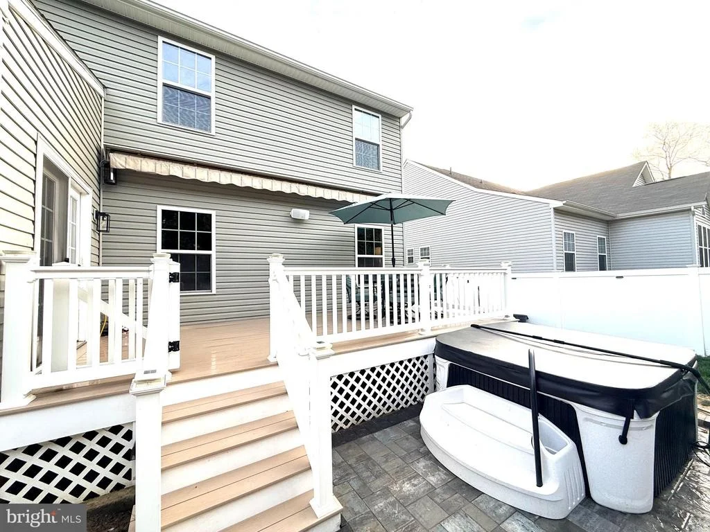Photo of 744 FALCON LANE