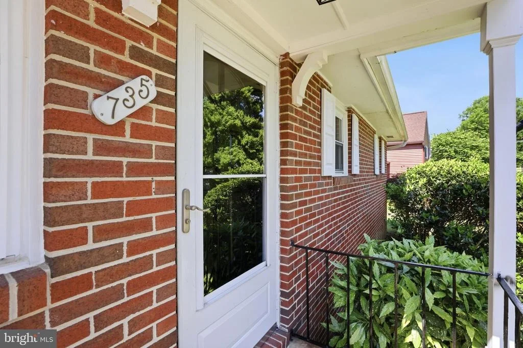Photo of 735 WARREN DRIVE