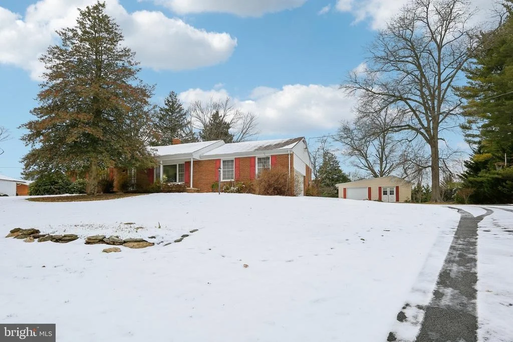 Photo of 24140 DOREEN DRIVE