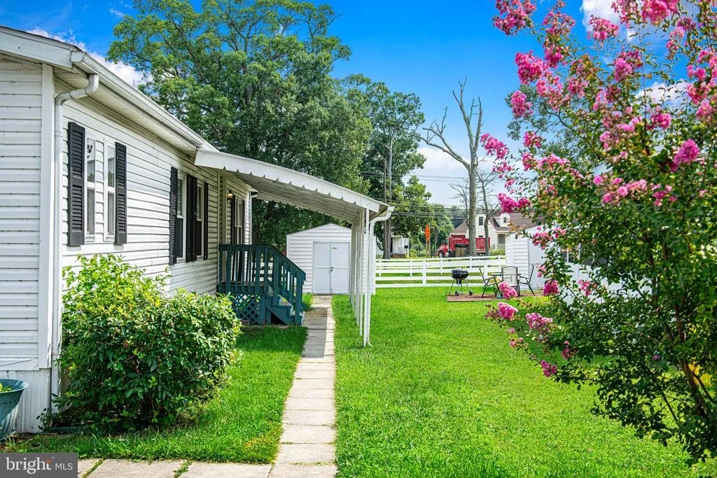 Photo of 107 LARIAT ROAD