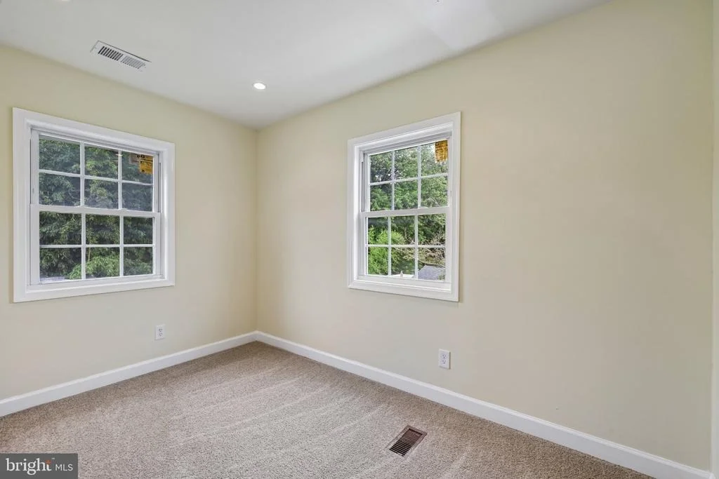 Photo of 19069 STALEYBRIDGE ROAD