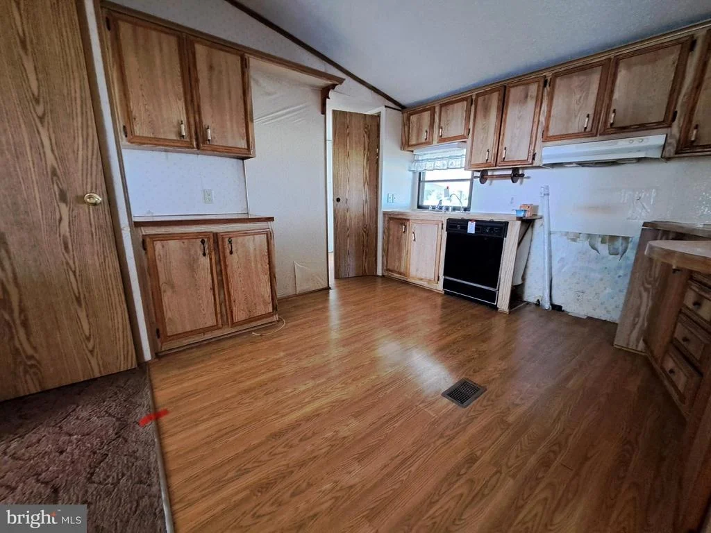 Photo of 6706 WHITELEY ROAD