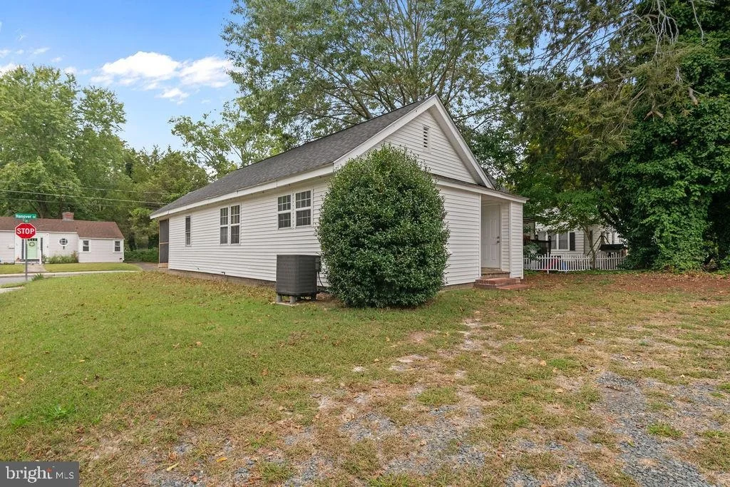 Photo of 905 HANOVER STREET