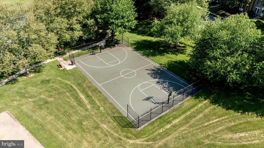 Photo of 2402 SHAKER LANE