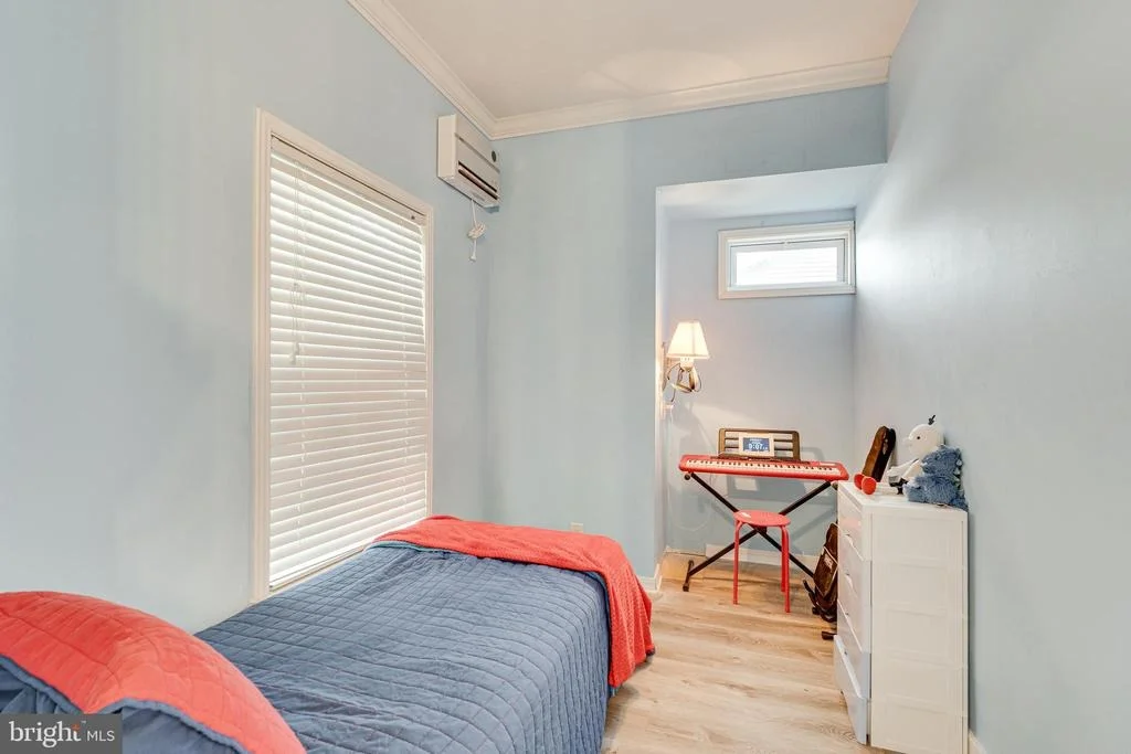 Photo of 4252 AIRLINE PARKWAY