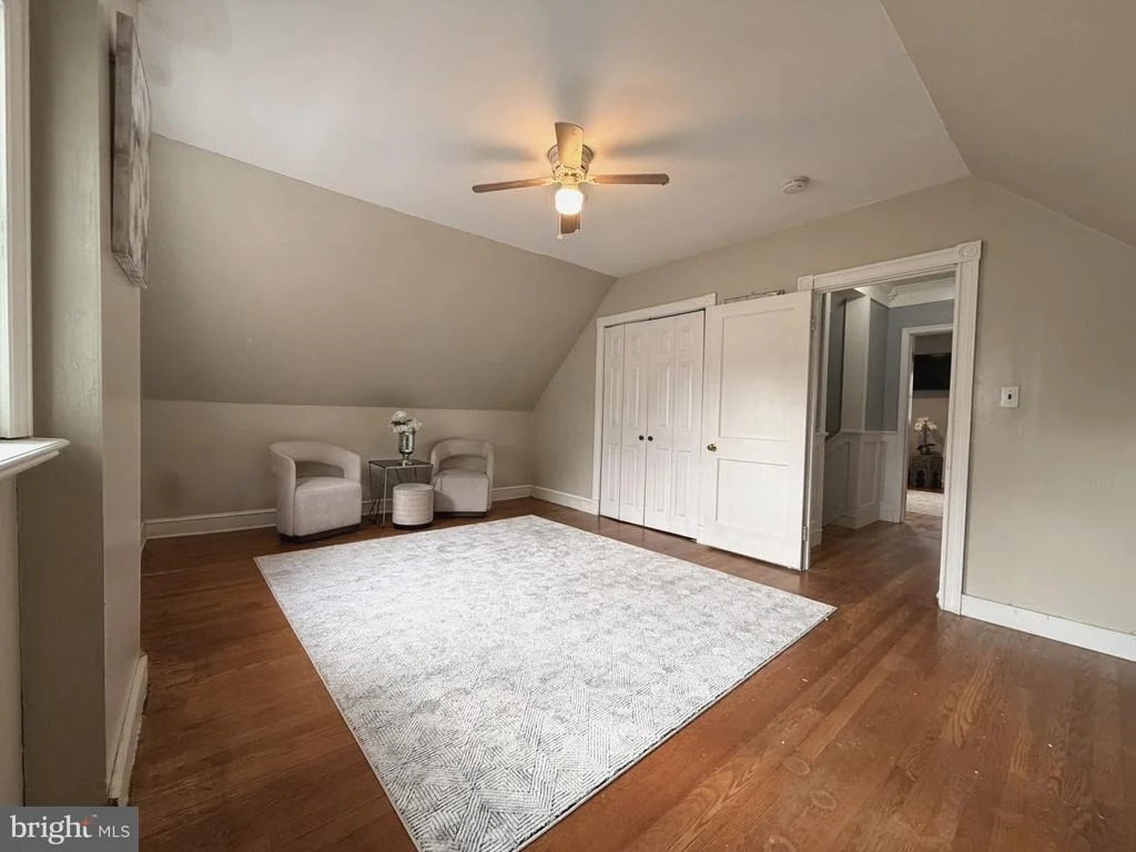 Photo of 6011 EASTERN PARKWAY