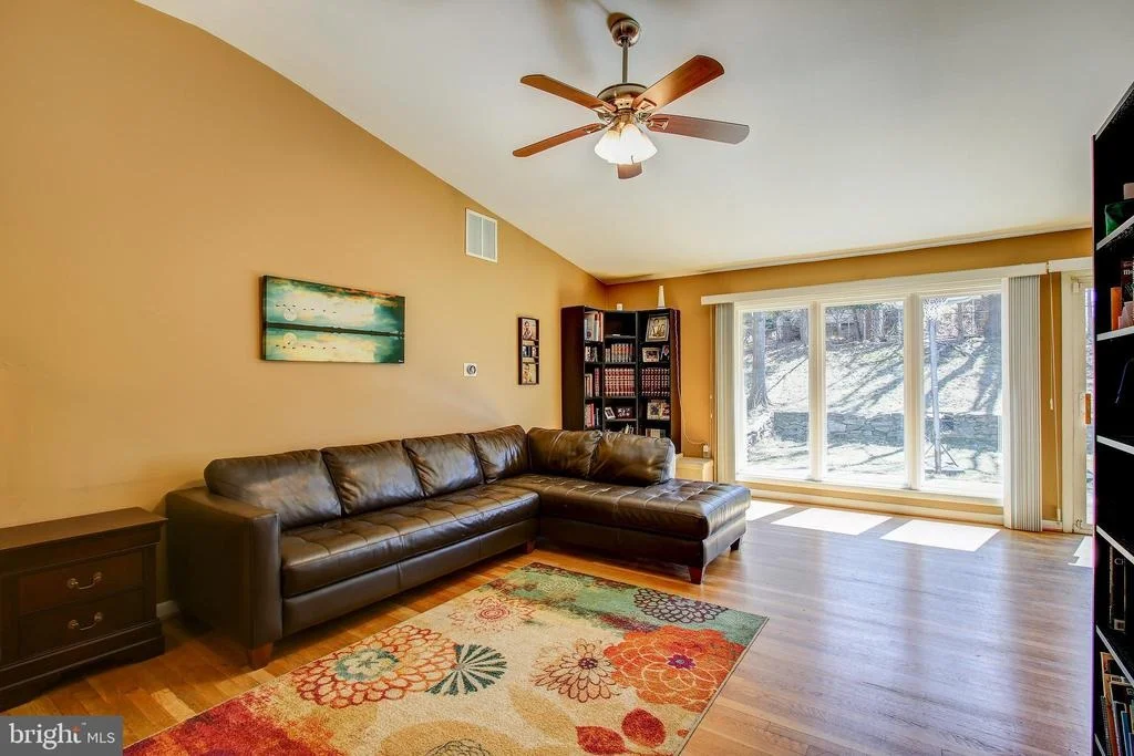 Photo of 906 LAMBERTON DRIVE