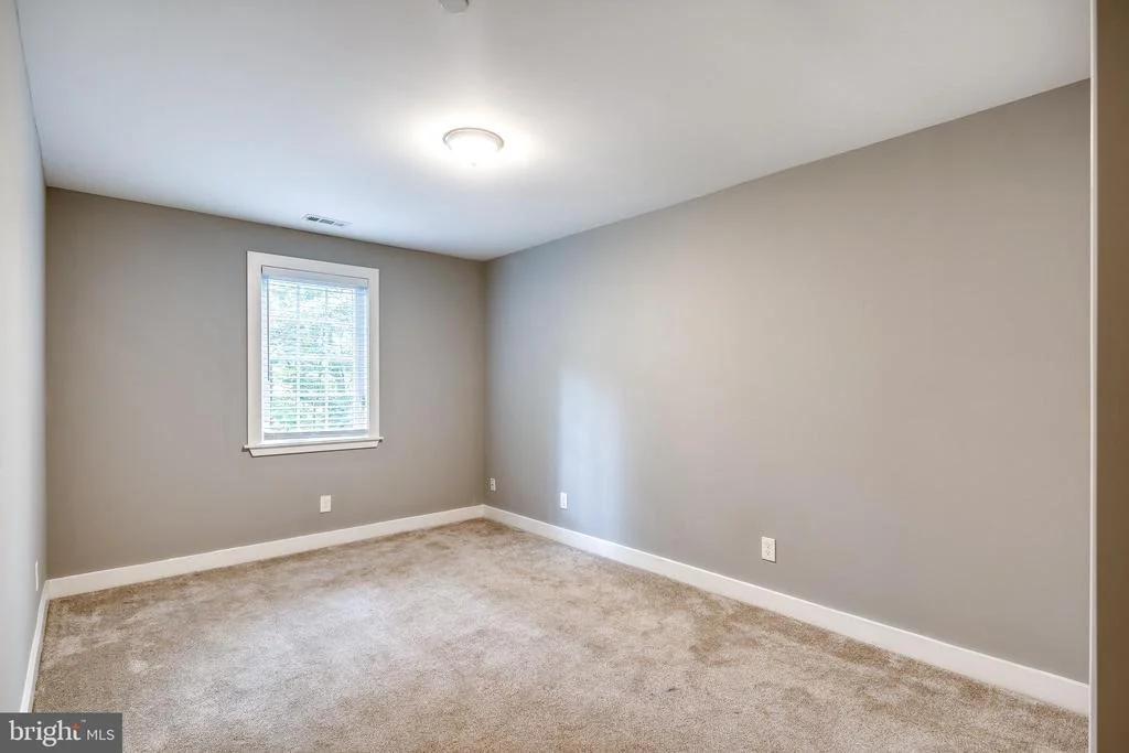 Photo of 3319 MAIL ROAD