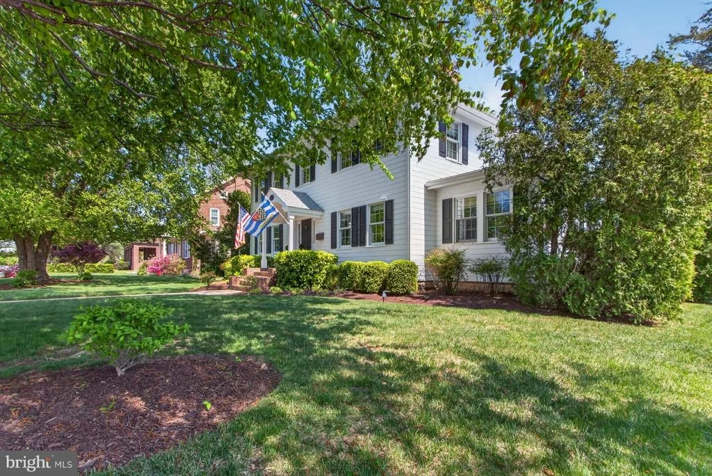 Photo of 829 SAVANNAH ROAD