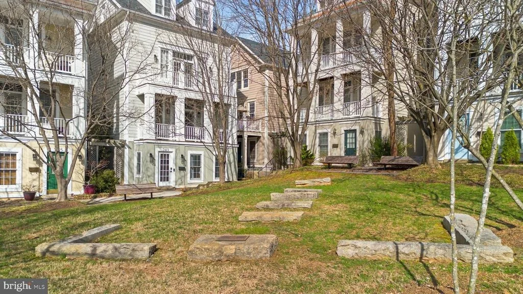 Photo of 353 ALFANDRE MEWS