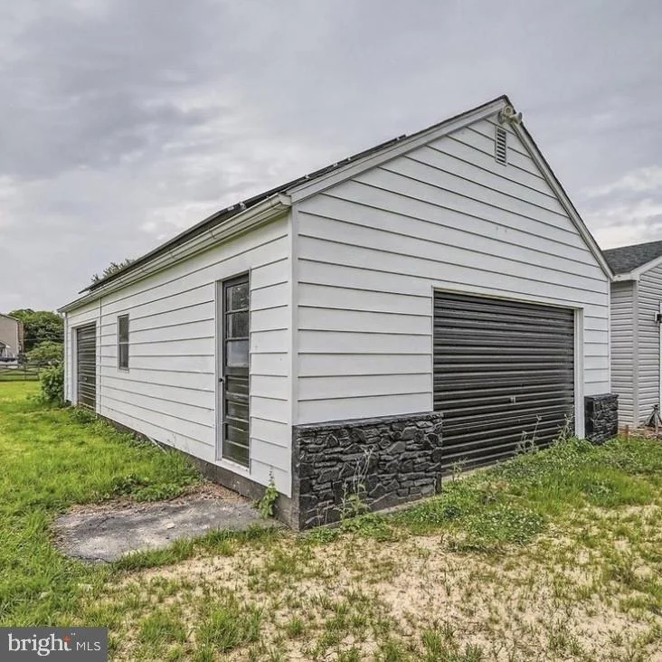 Photo of 6931 RIVER DRIVE ROAD