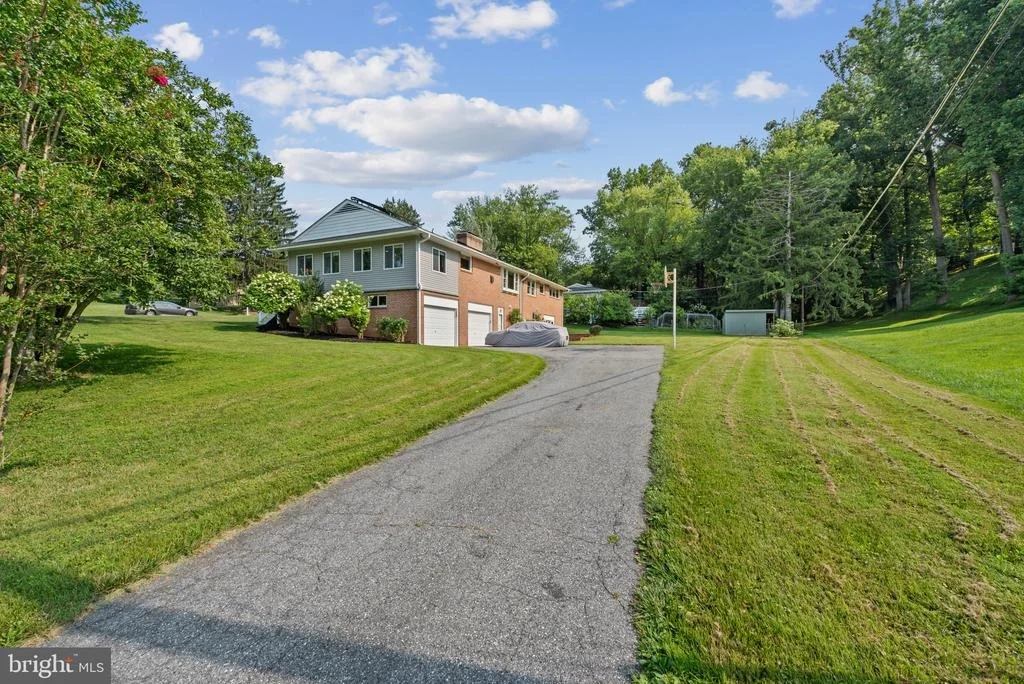 Photo of 2841 MONTCLAIR DRIVE
