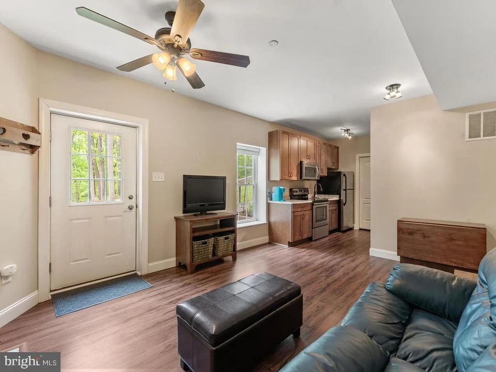 Photo of 995 WILDA DRIVE