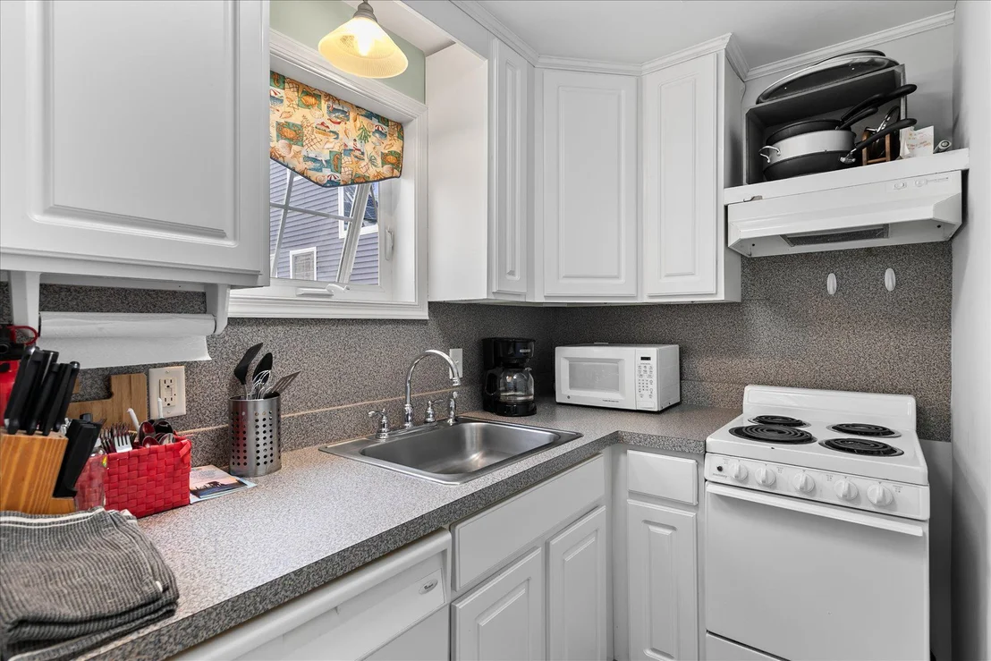 Photo of 16 DELAWARE AVENUE