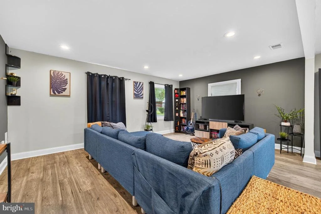 Photo of 9015 LONGBOW ROAD