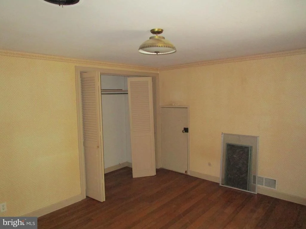 Photo of 40 W FAIRWAY CIRCLE