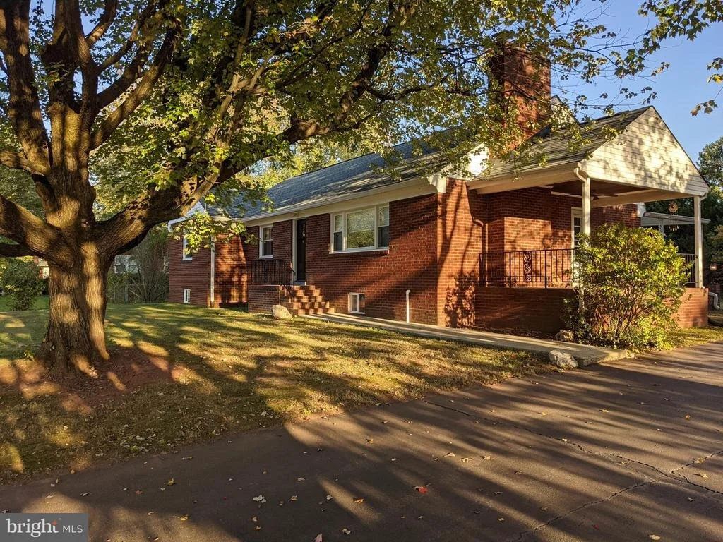 Photo of 8993 MEADOWVIEW DRIVE