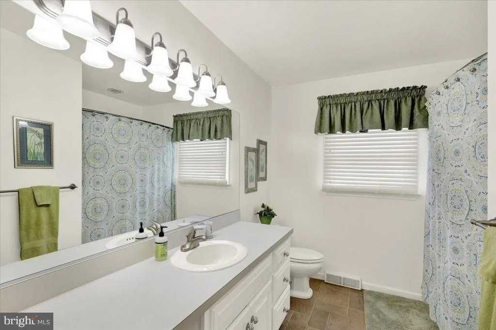 Photo of 225 LOGAN AVENUE