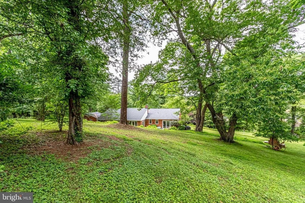 Photo of 1343 SCOTTS RUN ROAD