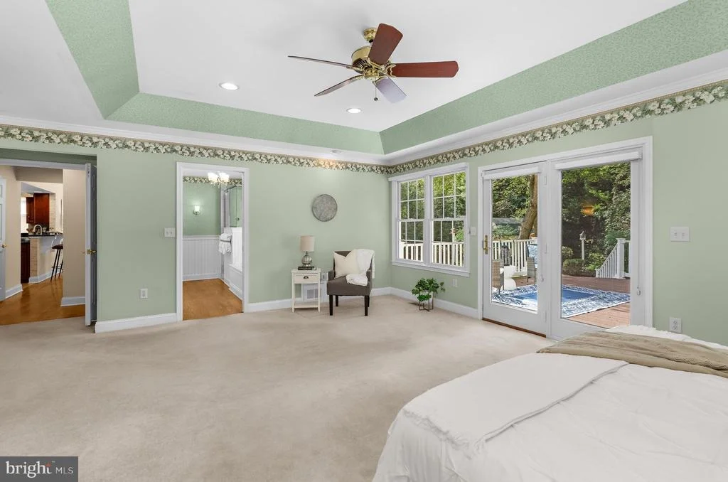 Photo of 668 WHITE SWAN DRIVE