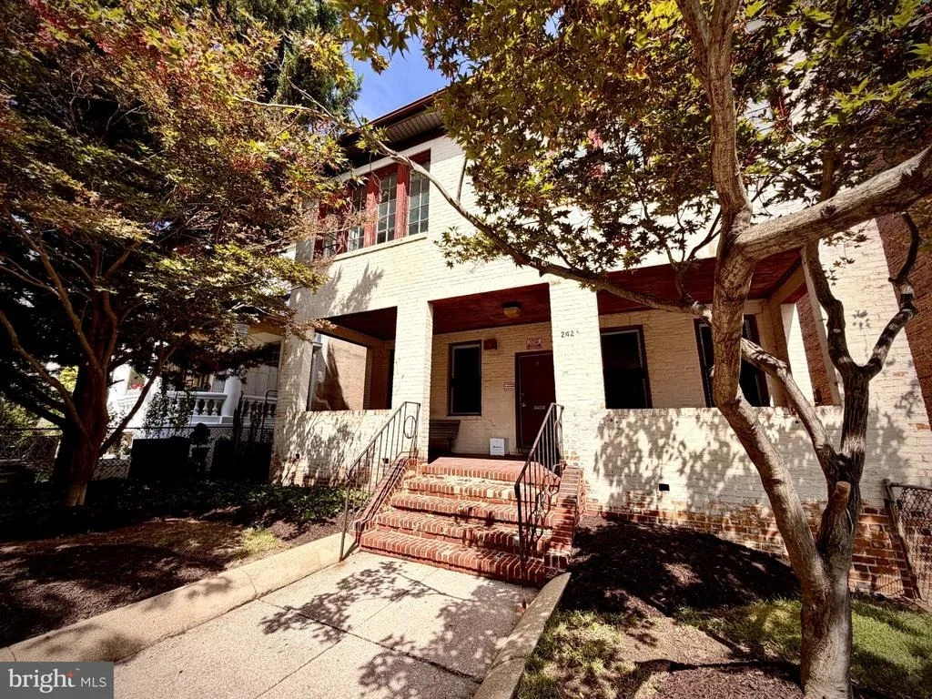Photo of 2425 EUTAW PLACE