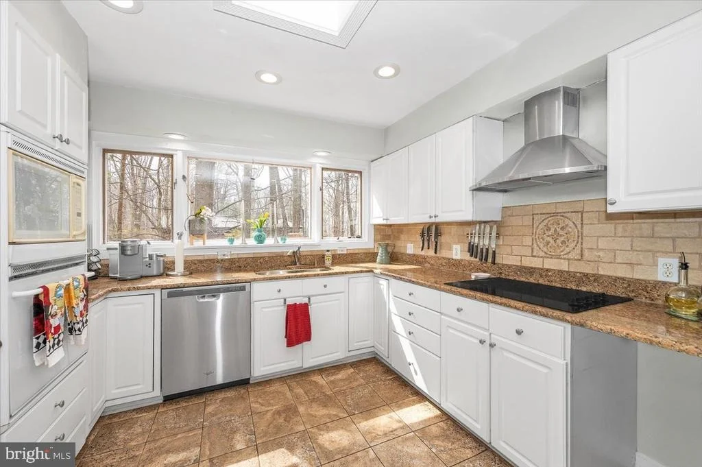 Photo of 10101 LLOYD ROAD