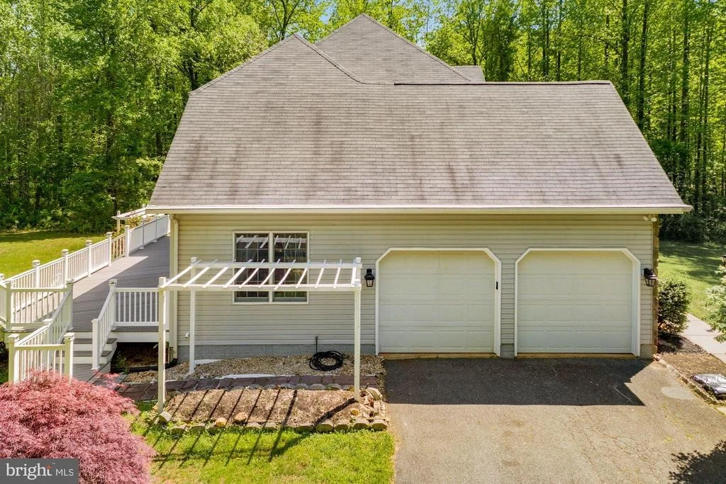 Photo of 1105 THOMPSON WAY