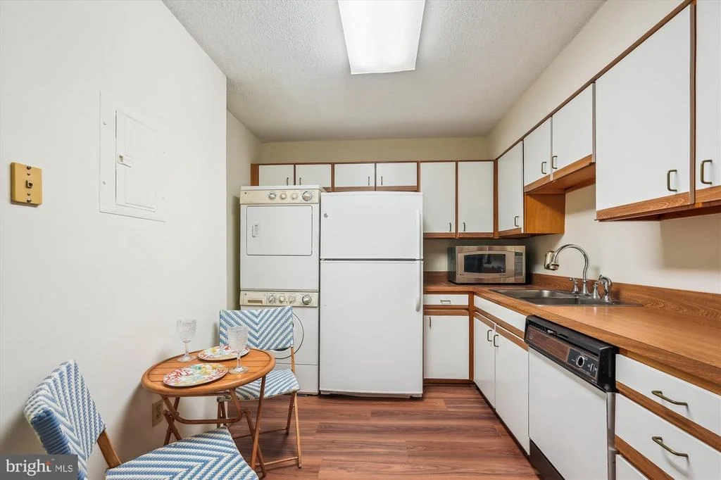 Photo of Unit 2220 at 15107 INTERLACHEN DRIVE