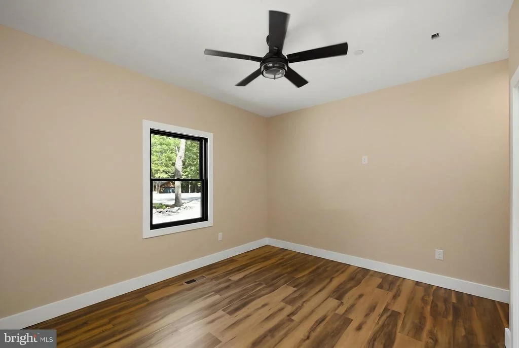 Photo of 15 BYRAN DR