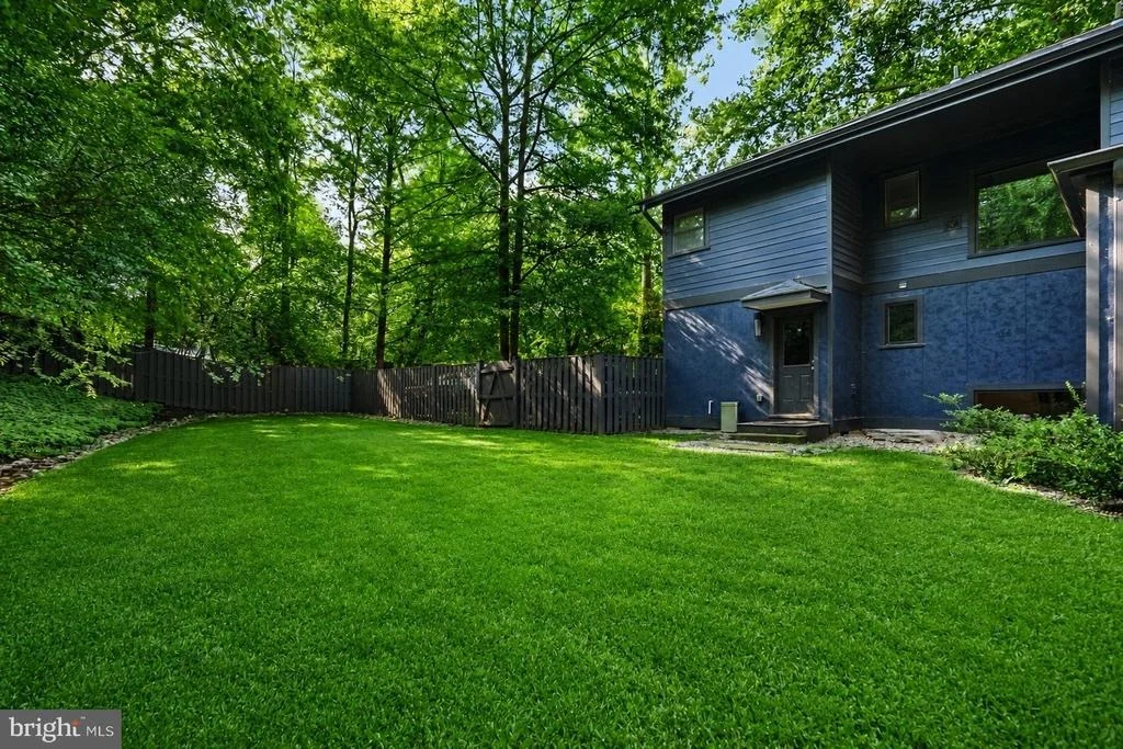 Photo of 8025 RIVERSIDE DRIVE