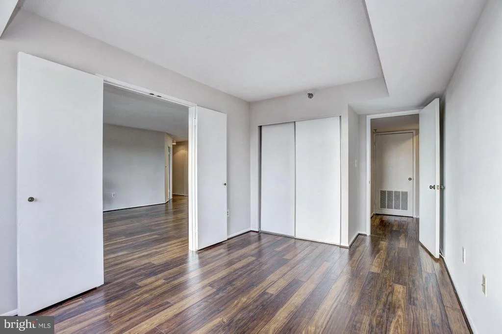 Photo of Unit 31007 at 15115 INTERLACHEN DRIVE