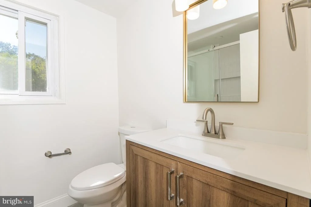 Photo of 10103 MEREDITH AVENUE