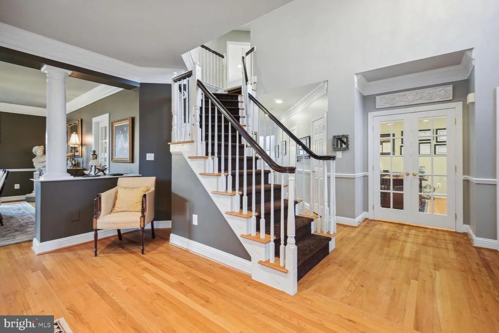 Photo of 10 MAPLECREST COURT