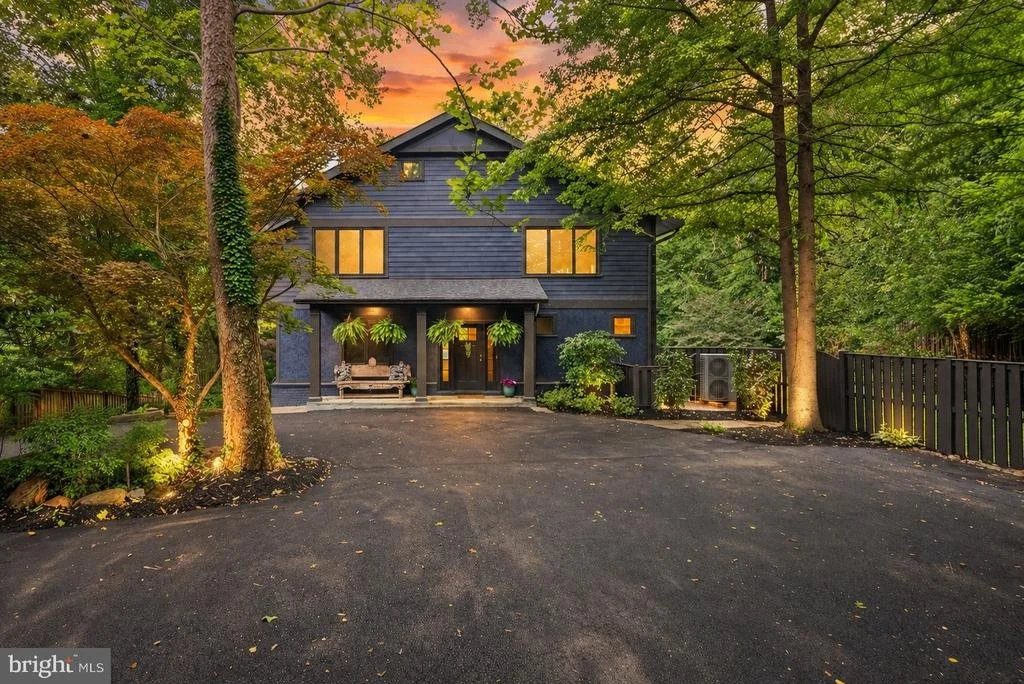 Photo of 8025 RIVERSIDE DRIVE