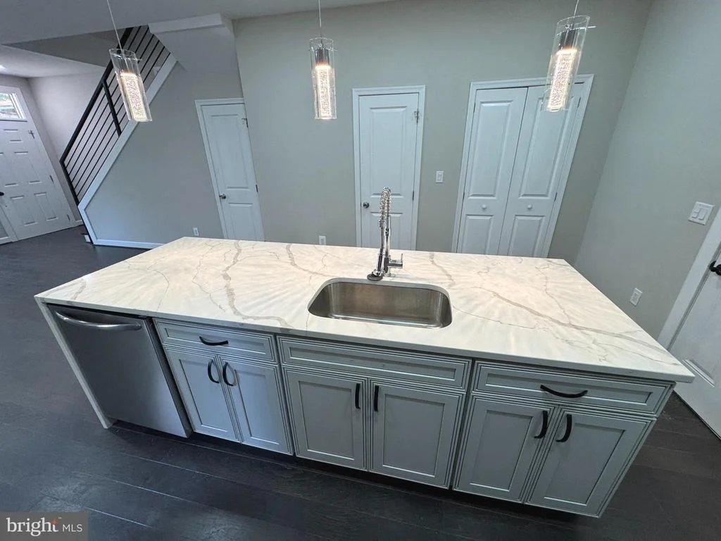 Photo of 1358 VALLEY PLACE SE