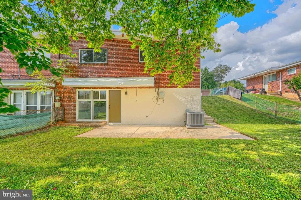 Photo of 2421 FOREST GREEN ROAD