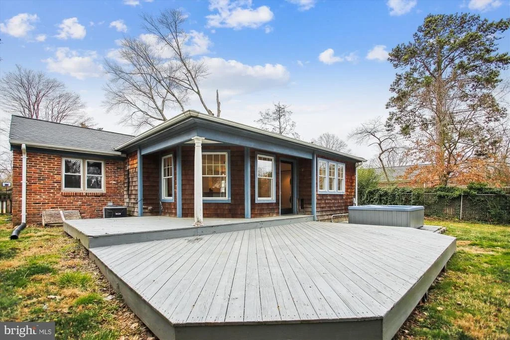 Photo of 7926 JACKSON ROAD
