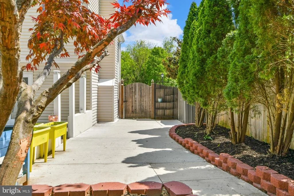 Photo of 24604 CUTSAIL DRIVE