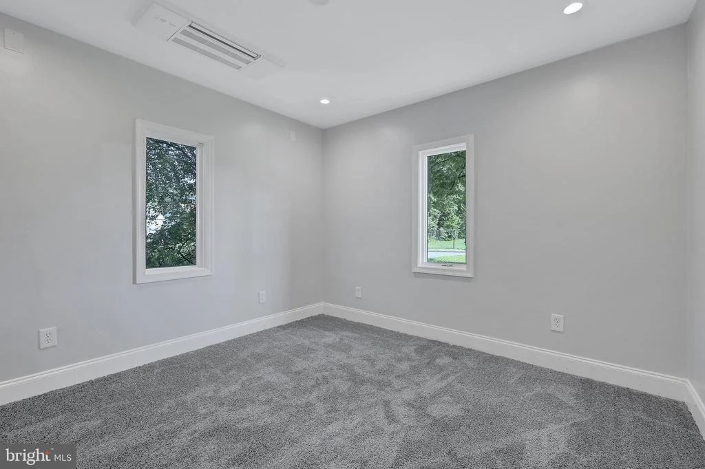 Photo of 501 CLAYS LANE