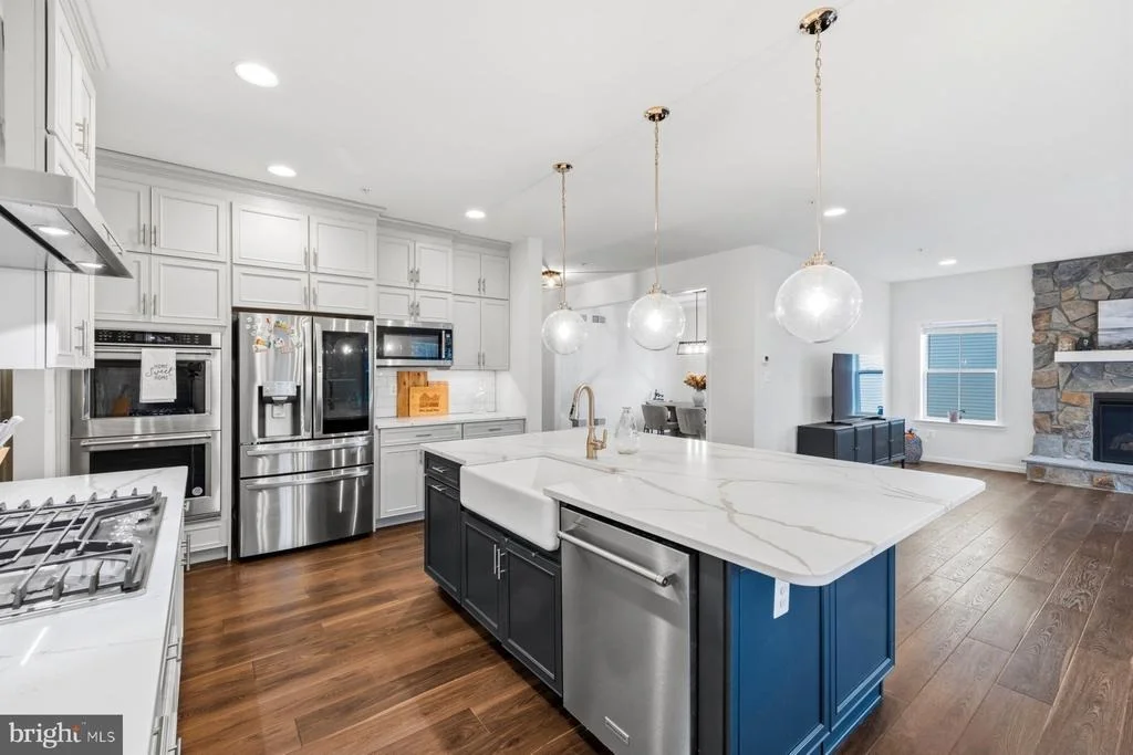 Photo of 2758 HILLFIELD DRIVE