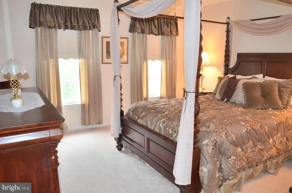 Photo of 9356 RIVER CREST ROAD